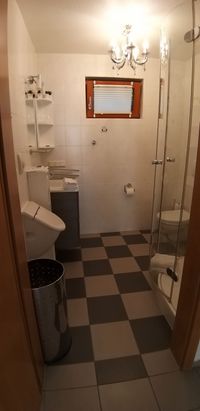 01Bad mit WC Dusche und Urinal